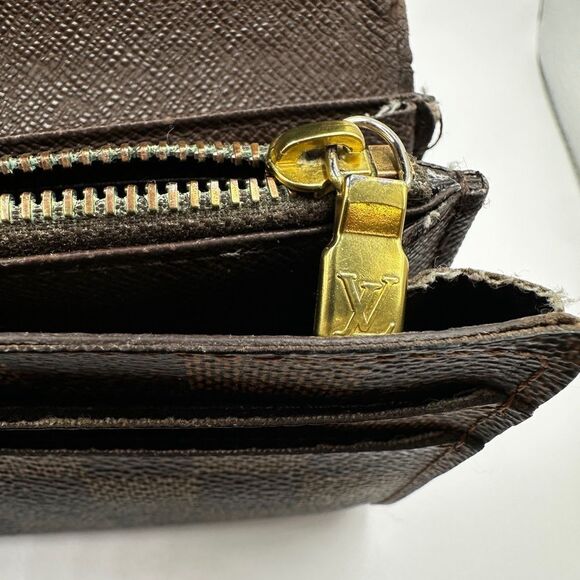 Pre-loved Authentic Louis Vuitton Damier Ebene Sarah Wallet *See Notes* - Picture 4 of 16